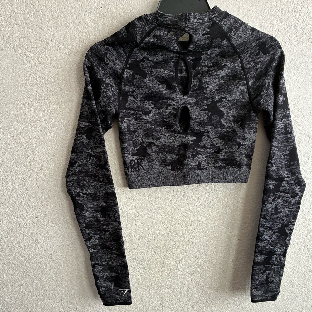 Gymshark Women's Adapt Black Camo Seamless Long Sleeve Crop Top M - Picture 7 of 16